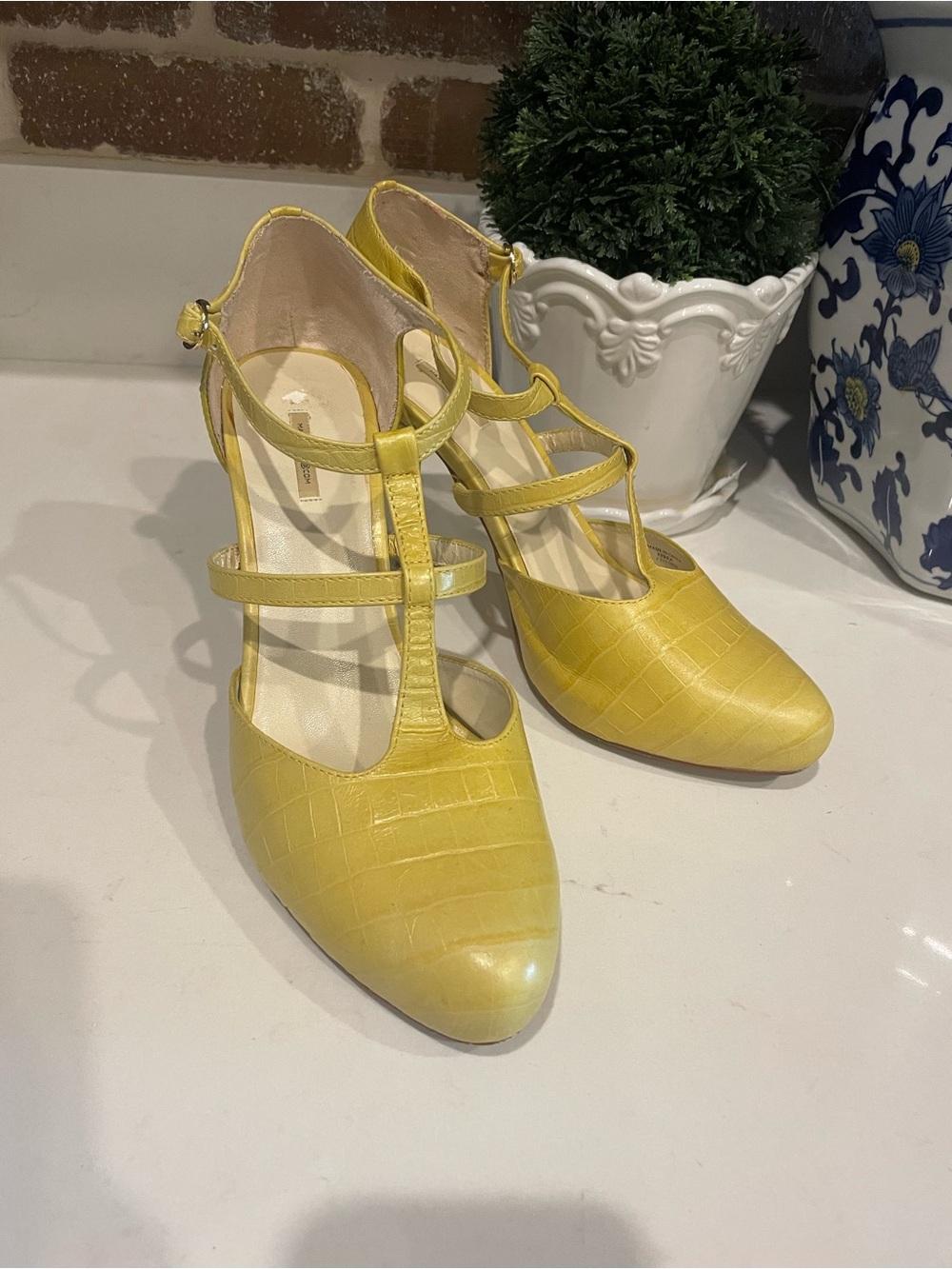 Max Studio Yellow Croc-Embossed T-Strap Heels